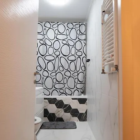 Garsoniera Lux Tineretului * Bükreş